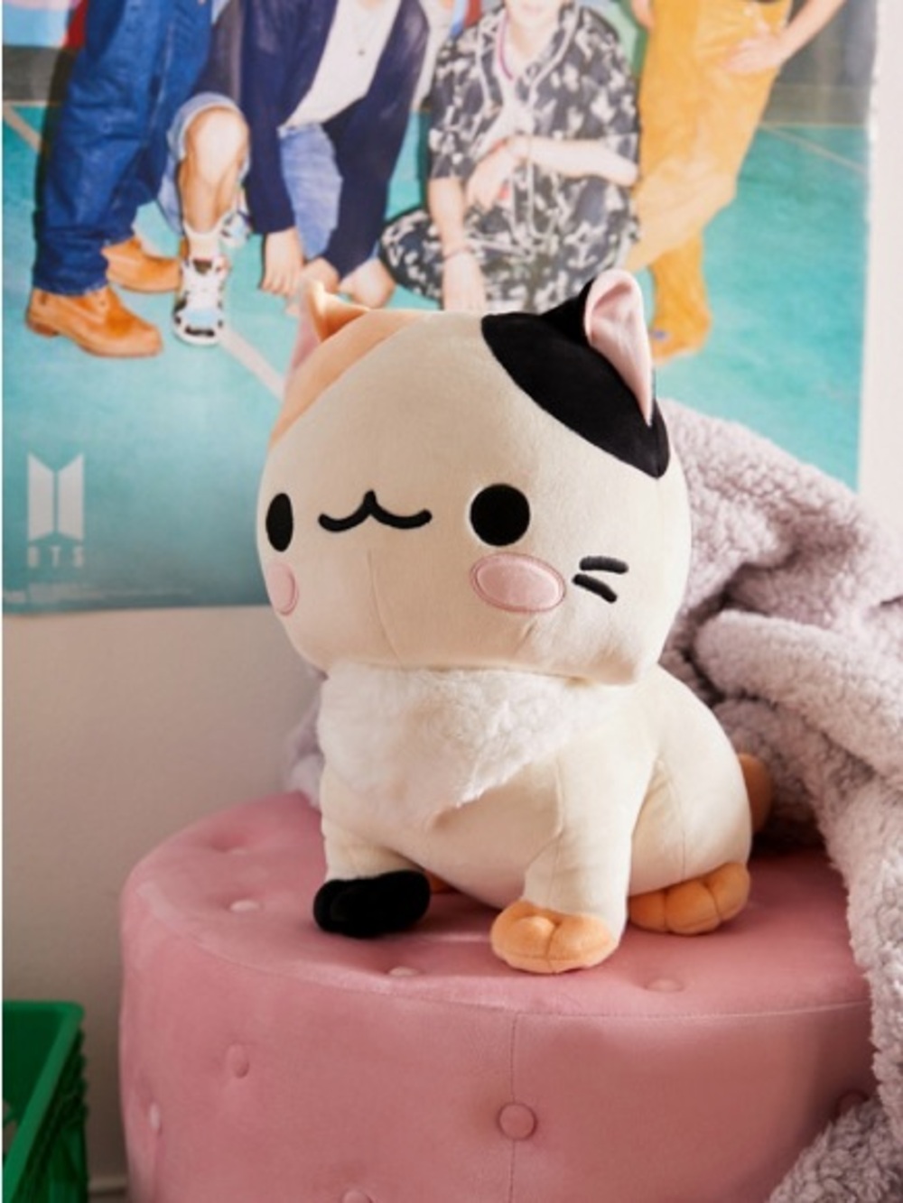 {{Smoko}} Calico Cat Mochi Plushie
